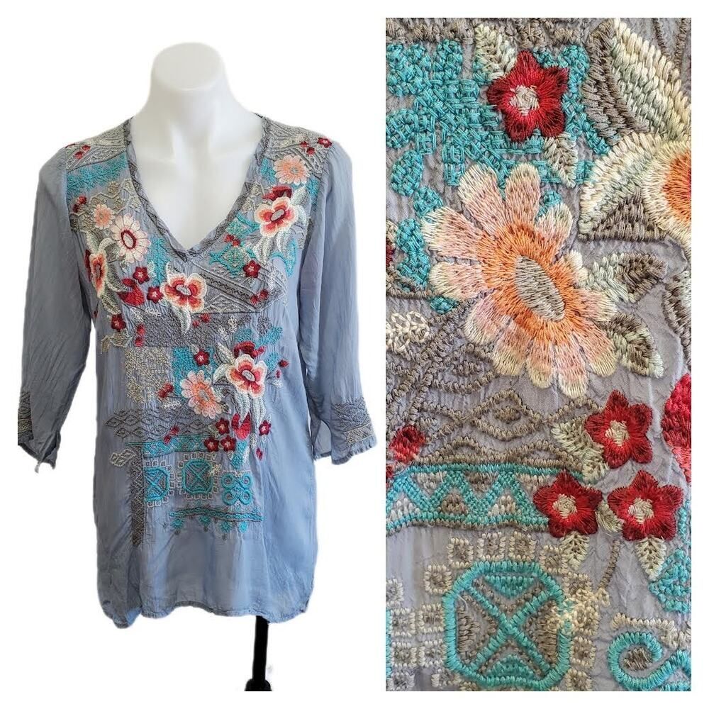 Johnny Was Embroidered Mexican Boho Blouse Small Gray Sliver Floral Tunic Top